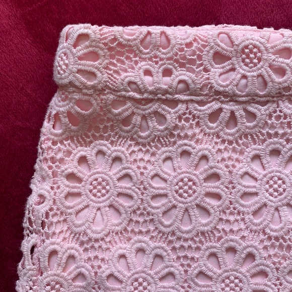 Forever 21 Pink Crotchet Shorts - Picture 4 of 4